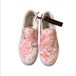 ✨New No Boundaries Pink Tie Dye Slip Ons!